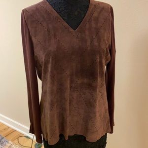 Perforated ecru leather top